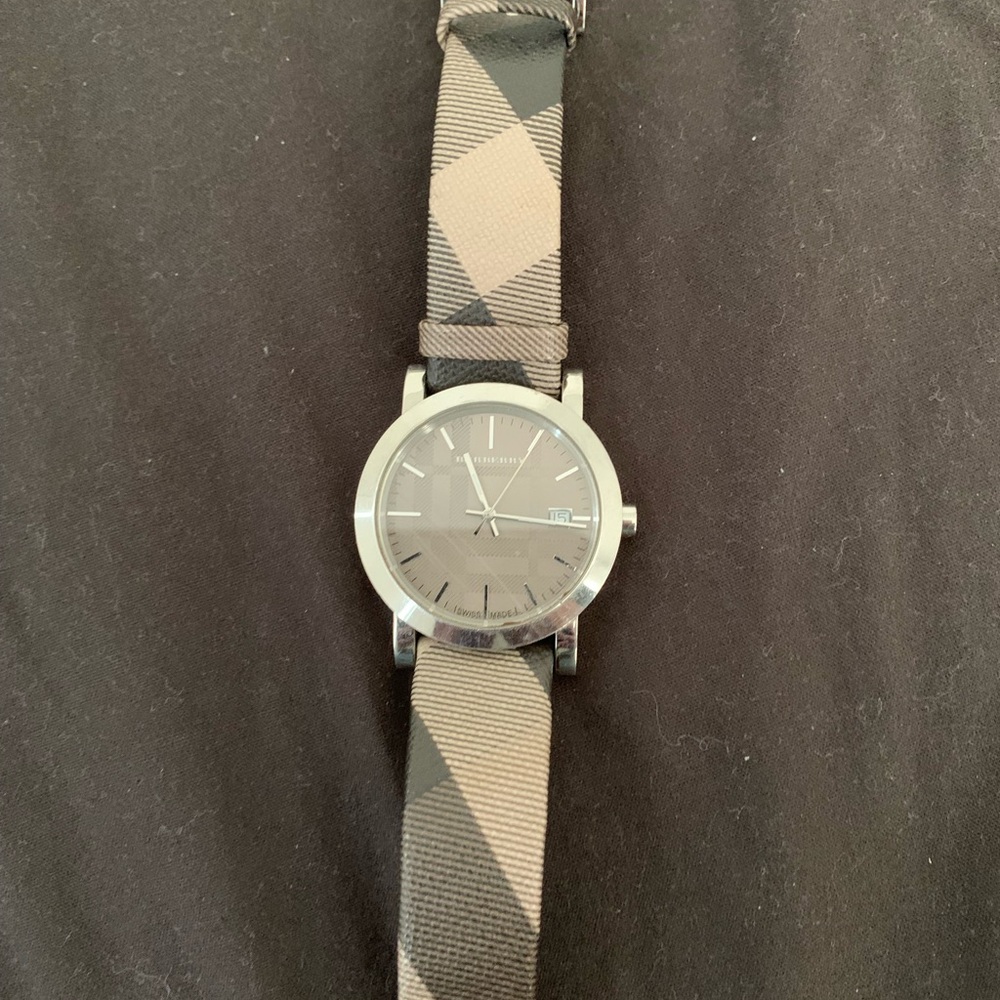 Burberry Watch - Picture 3 of 6